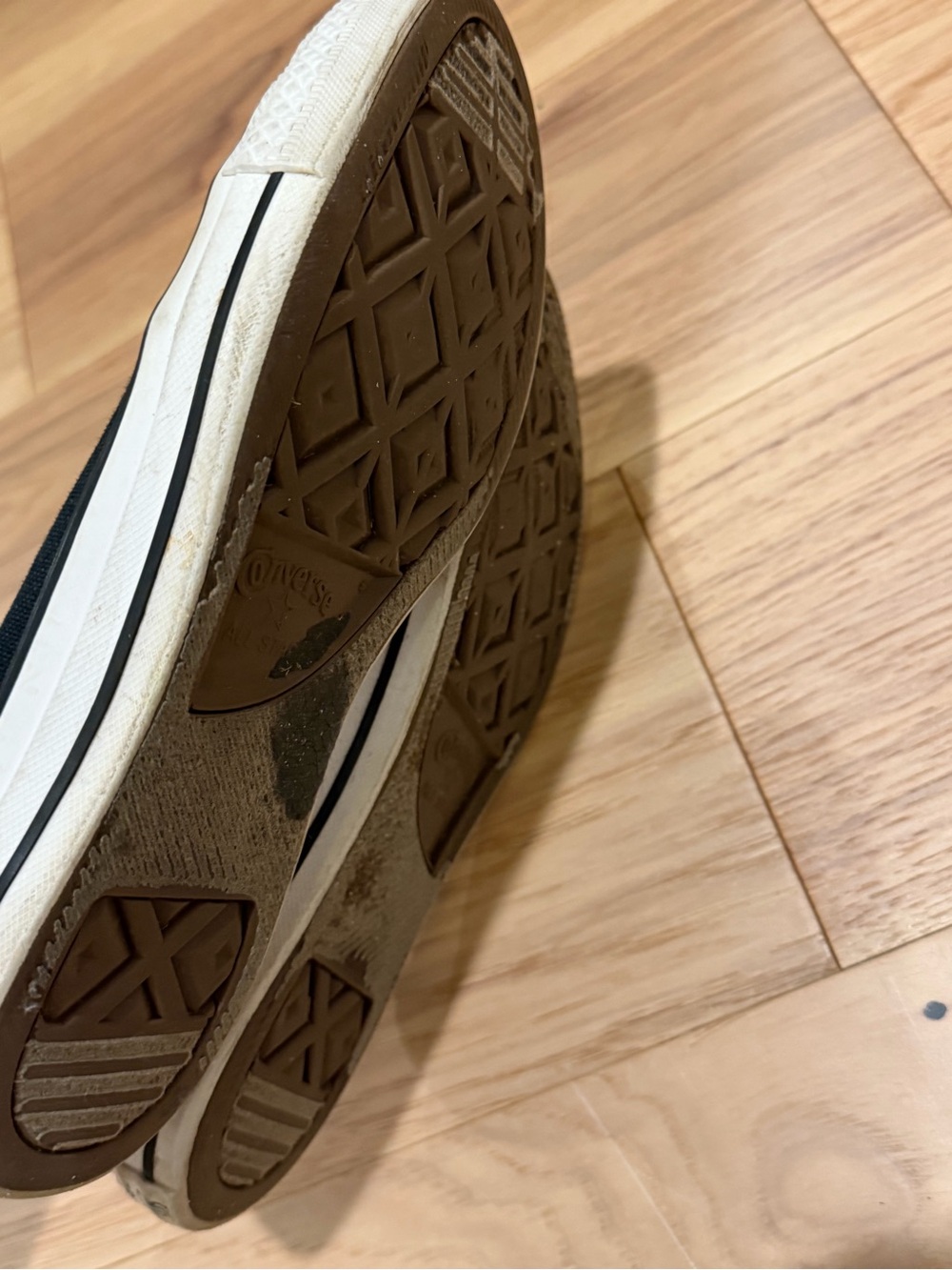 Used Converse - Picture 3 of 3